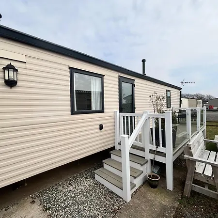 Mawson Retreat Dog Friendly Static Caravan Feriepark *