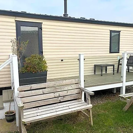 Mawson Retreat Dog Friendly Static Caravan *